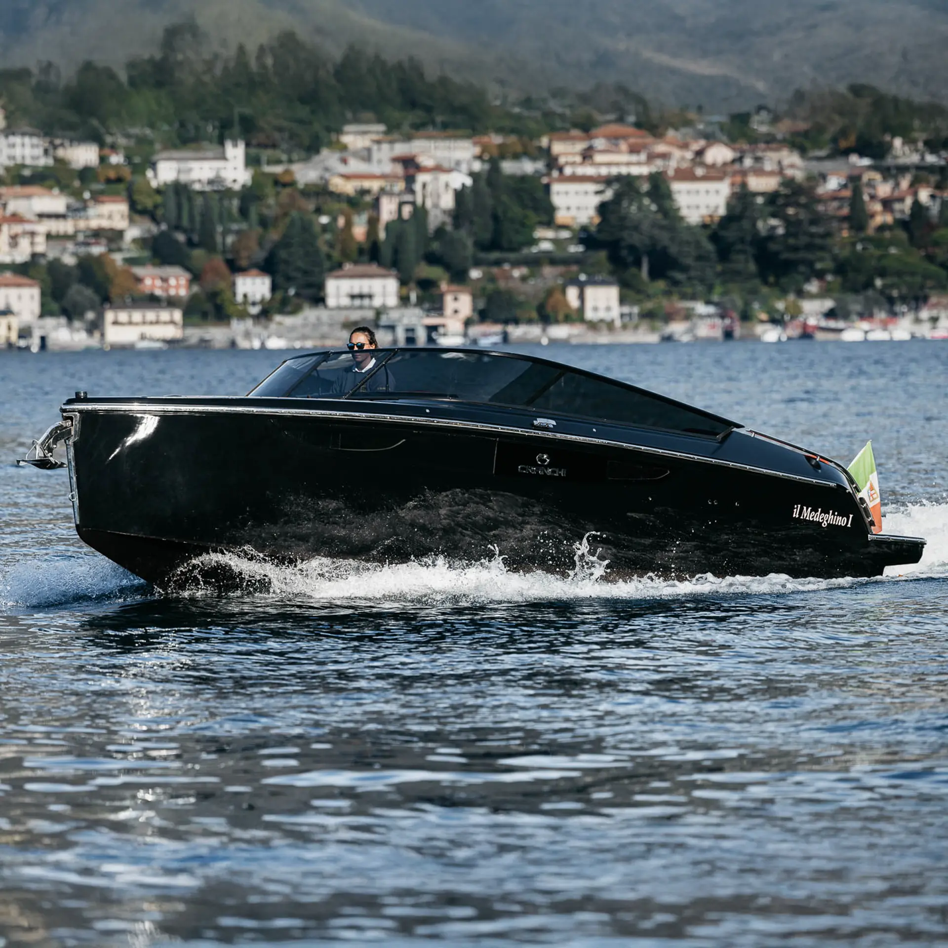 Cranchi Luxusboot auf dem Comer See während einer privaten Tour