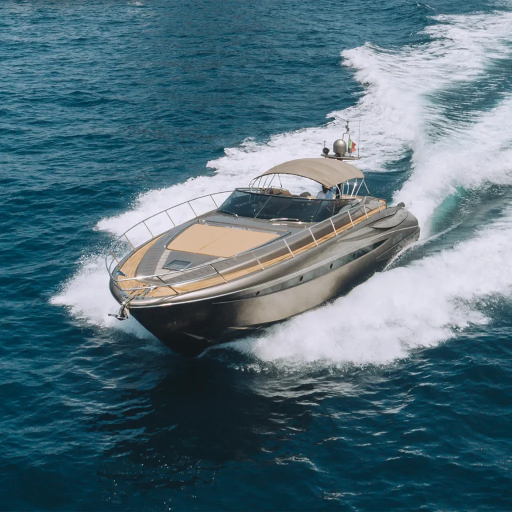 Yacht di lusso Riva Rivale 52 sul Lago di Como