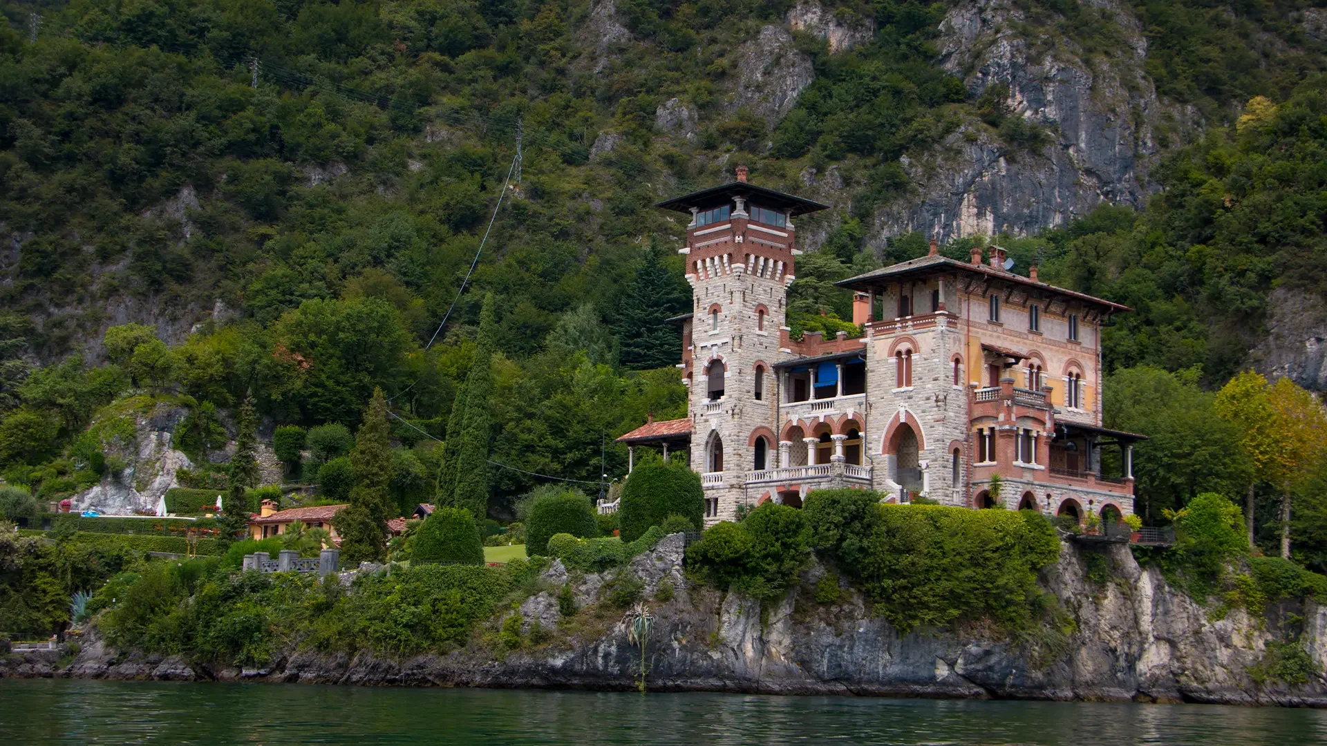 medeghino-see-komo-boot-tour-6h-privat-tour-10
