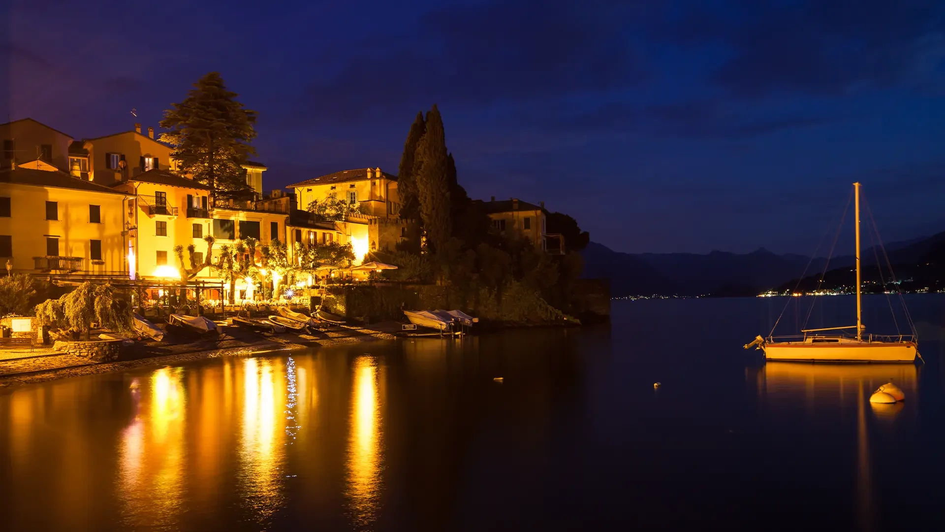 medeghino-lake-como-boat-tour-karaoke-tour-private-tour-4